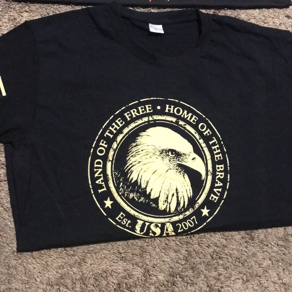 3 America 🇺🇸 black tee shirts all 3 are (Sz. Large) $25 now $17 for all three - Picture 4 of 7